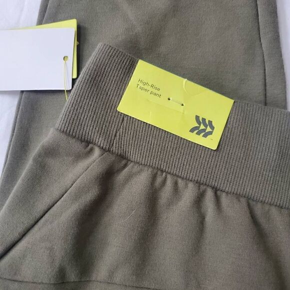 NWT All in Motion green highrise taper pant Medium - Picture 6 of 10